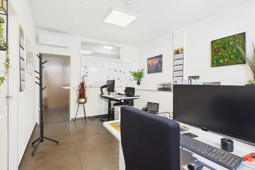 Büro 1